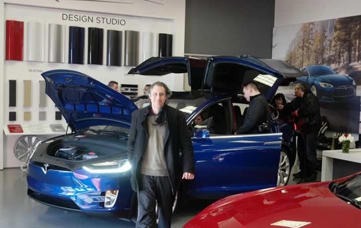 SAM_5079-tesla-meet-x-showroom.jpg