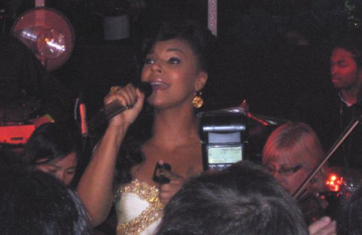 Ashanti---WOZ.jpg