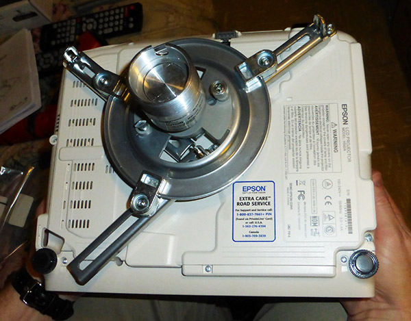 P1010031-mount-on-projector.jpg